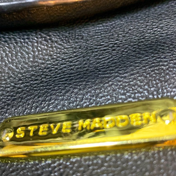 Steve Madden Big Shoulder Hand Held Hobo Purse For Travel Or Everyday - Picture 4 of 14